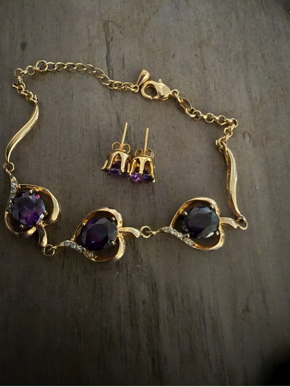 Source Unknown Gold-Tone Bracelet and Stud Earrings with Purple Stones